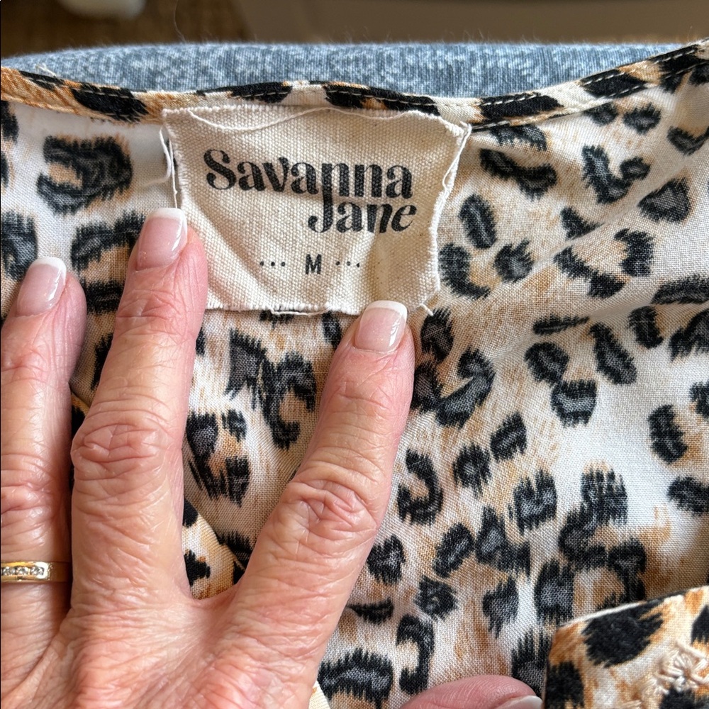 Savanna Jane Floral Embroidered Leopard Print Top - Multi colored size M - Picture 12 of 13